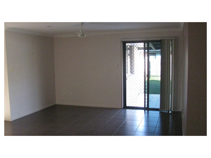 9 Beardmore Place, Clinton QLD 4680