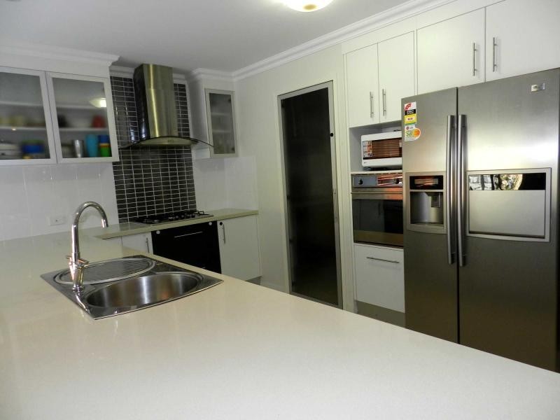 100 Penda Avenue, New Auckland QLD 4680