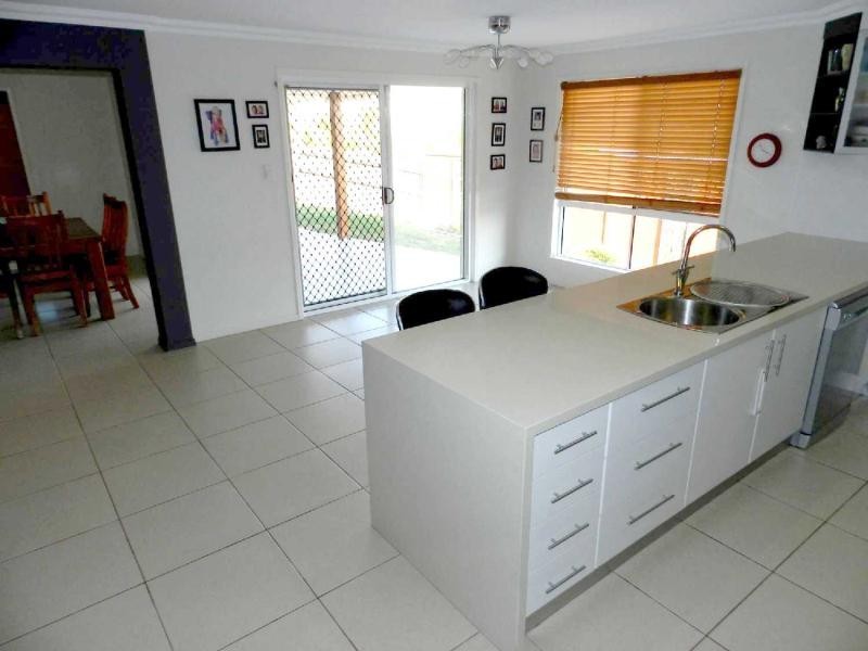 100 Penda Avenue, New Auckland QLD 4680