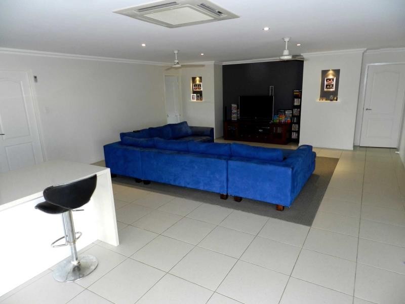 100 Penda Avenue, New Auckland QLD 4680
