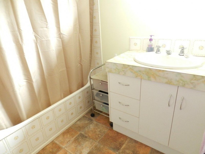 6 Berrigan Court, Gladstone QLD 4680