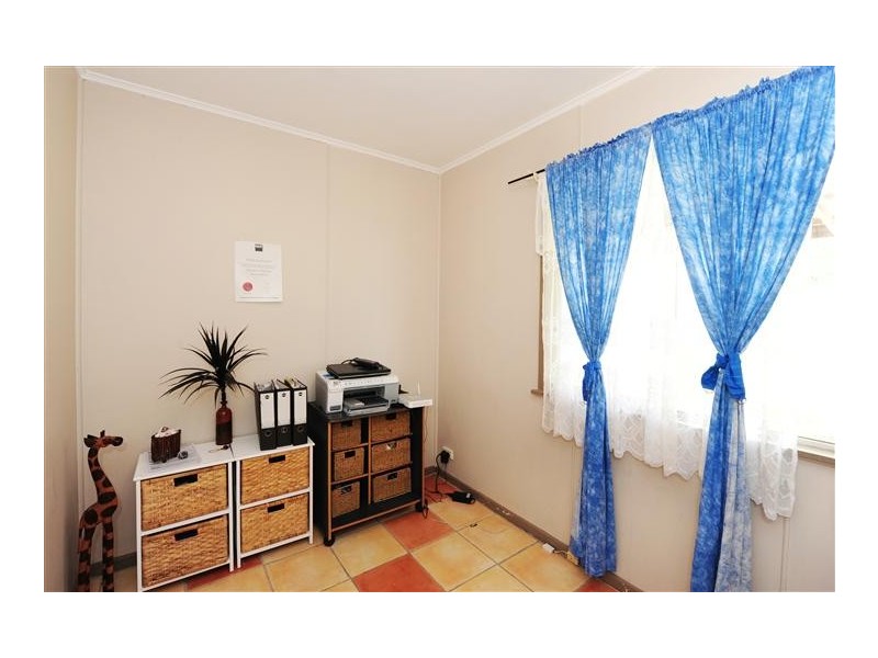 11 Larsen Street, Gladstone QLD 4680