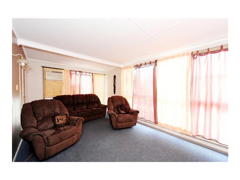 11 Larsen Street, Gladstone QLD 4680