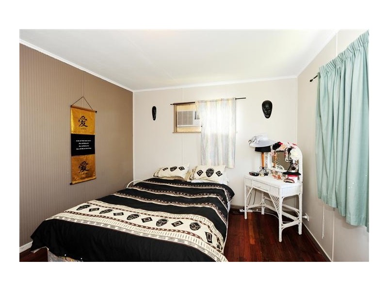 11 Larsen Street, Gladstone QLD 4680