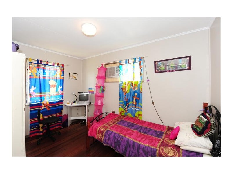 11 Larsen Street, Gladstone QLD 4680