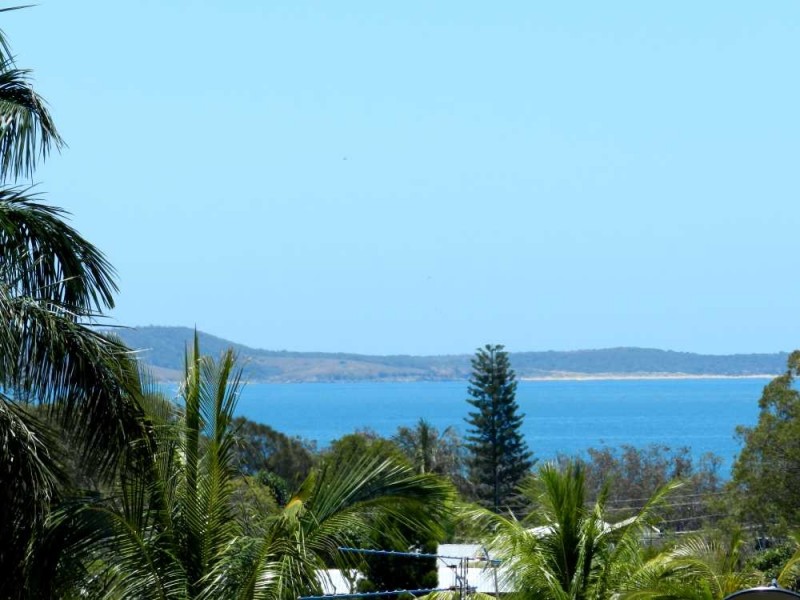 30 Beach Avenue, Tannum Sands QLD 4680