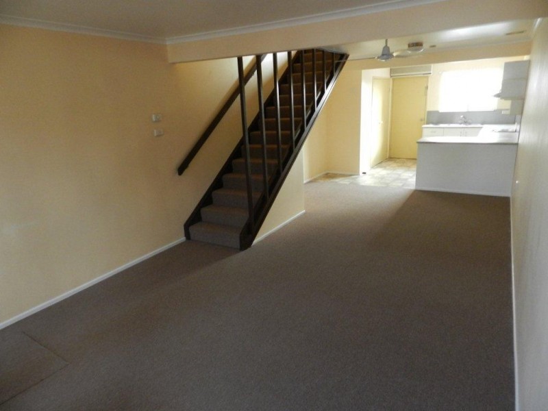 2/4 Elizabeth Street, Tannum Sands QLD 4680