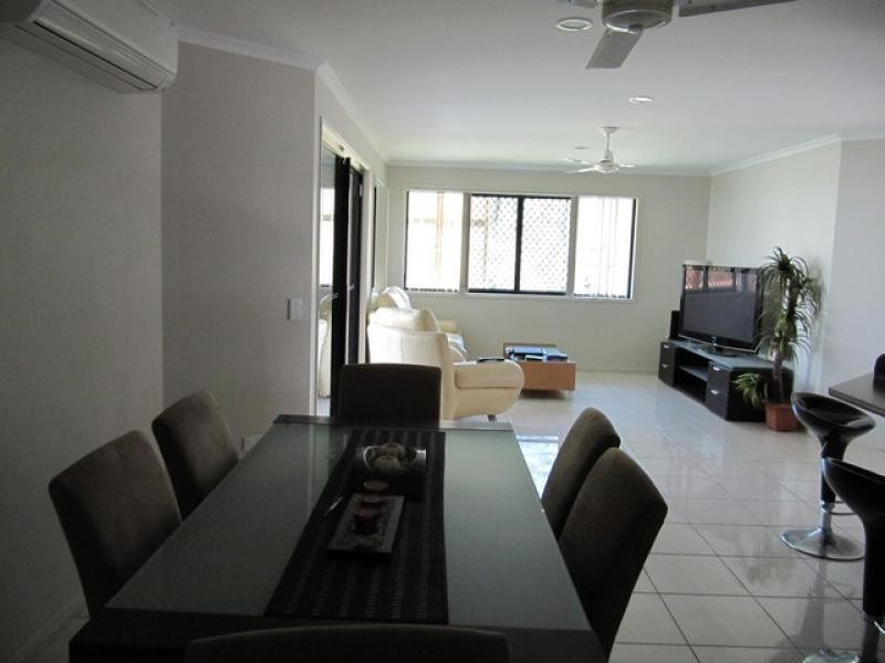 33 Southern Cross Close, Telina QLD 4680