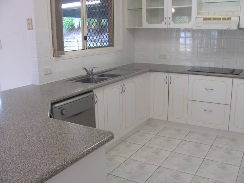 18 Curtis Avenue, Boyne Island QLD 4680
