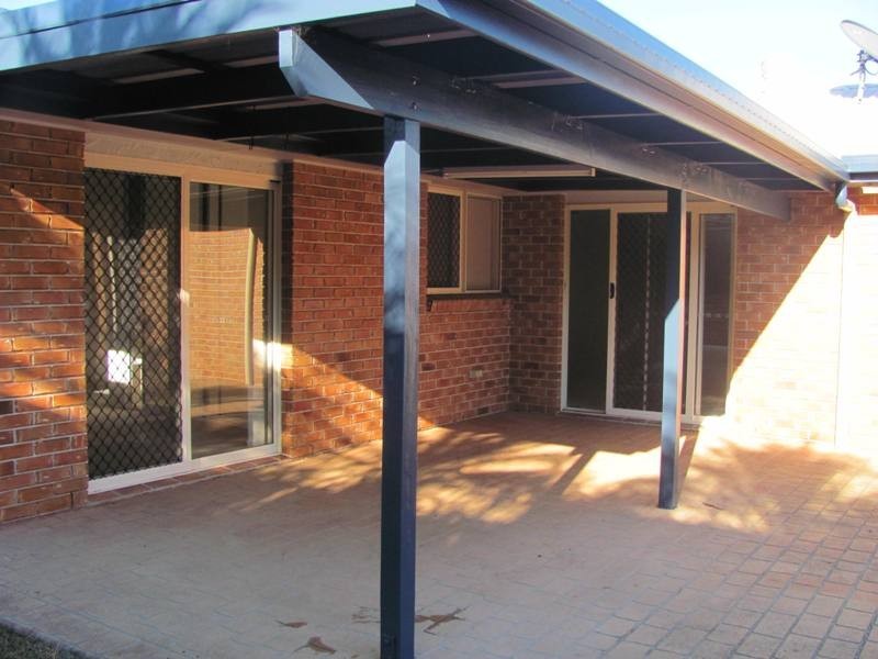 18 Curtis Avenue, Boyne Island QLD 4680