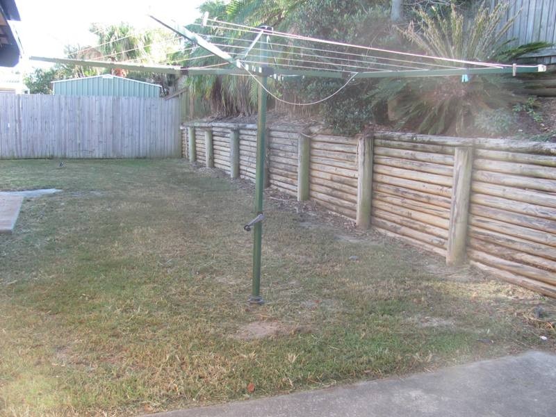18 Curtis Avenue, Boyne Island QLD 4680