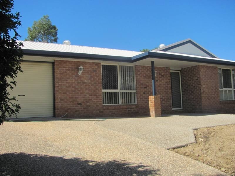 18 Curtis Avenue, Boyne Island QLD 4680