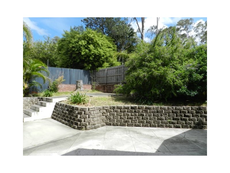 2 Barreenong Street, Glen Eden QLD 4680