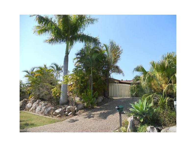 22 Curtis Avenue, Boyne Island QLD 4680