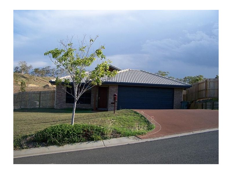 5 Jenolan Court, New Auckland QLD 4680