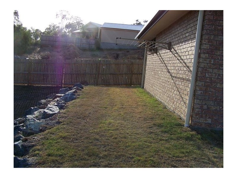 5 Jenolan Court, New Auckland QLD 4680