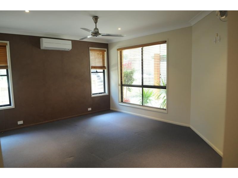 29 Waratah Street, Kin Kora QLD 4680