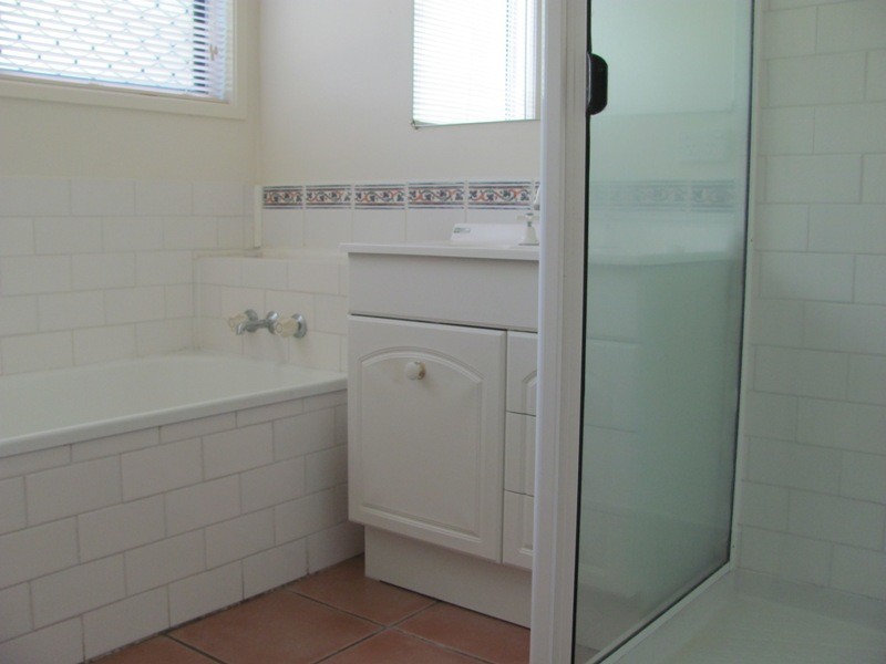 41 Edward Street, Boyne Island QLD 4680