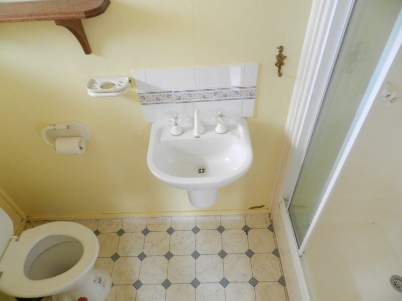 44 Squire Street, Toolooa QLD 4680