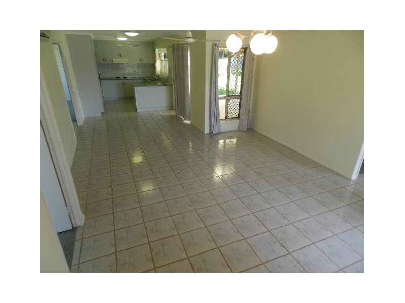 5 Yaldara Court, New Auckland QLD 4680