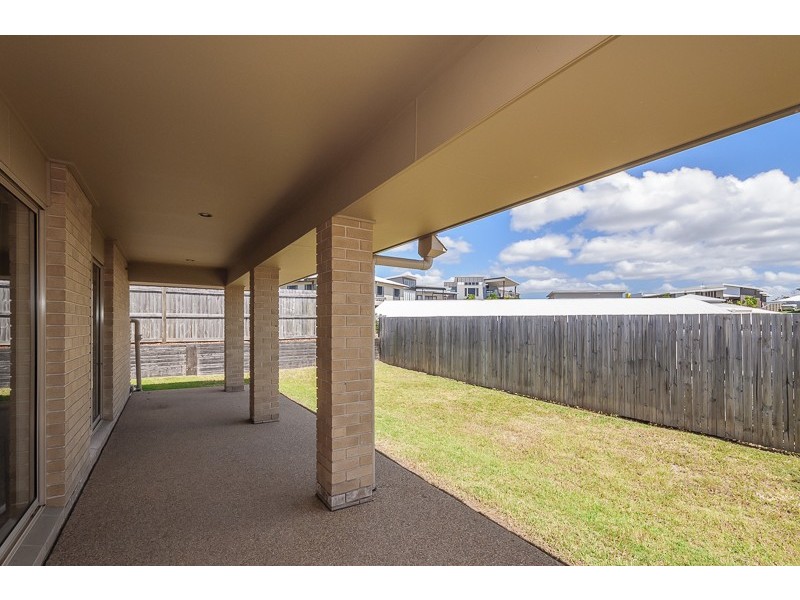 5 Kroombit, New Auckland QLD 4680