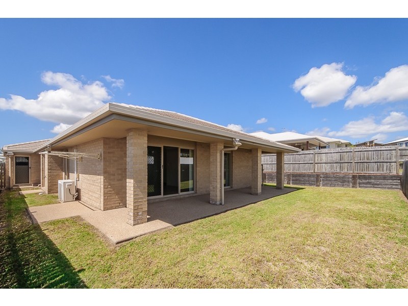 5 Kroombit, New Auckland QLD 4680