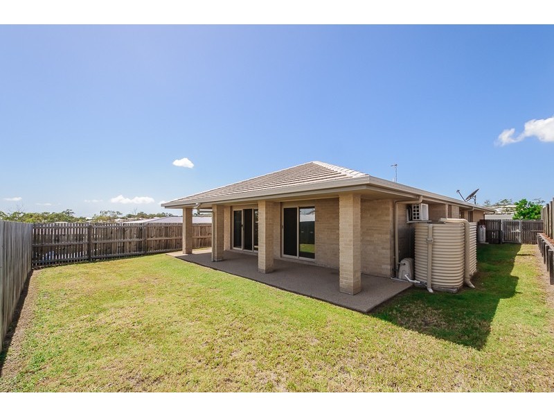 5 Kroombit, New Auckland QLD 4680