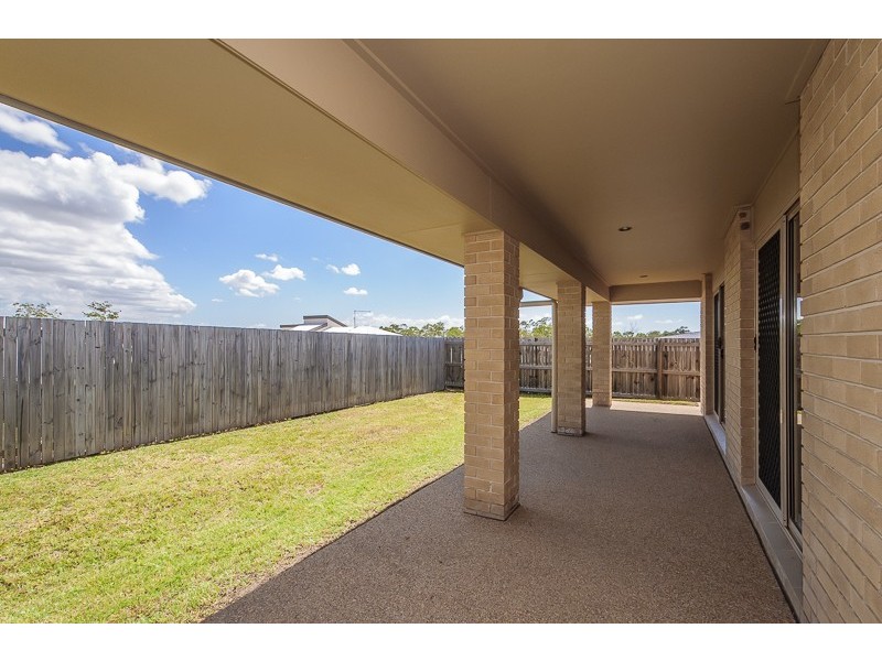 5 Kroombit, New Auckland QLD 4680