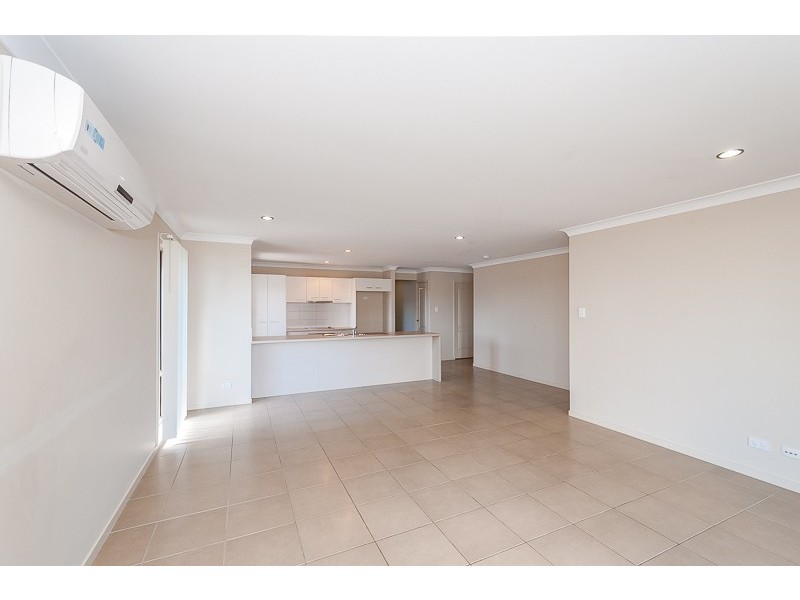 5 Kroombit, New Auckland QLD 4680