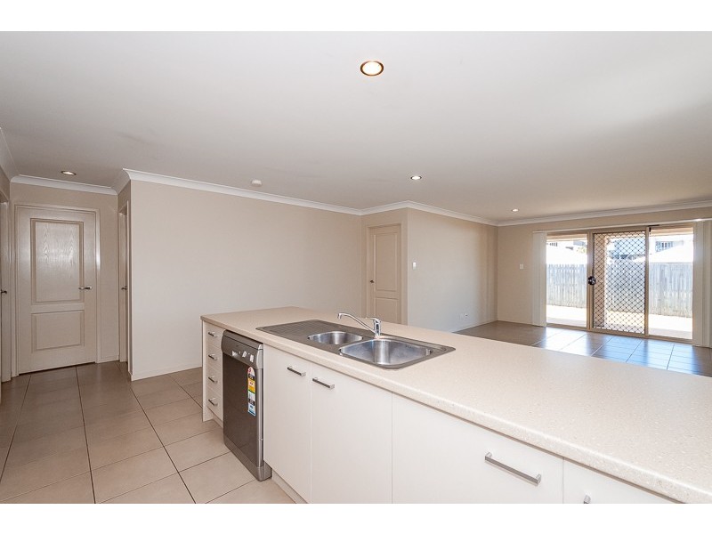 5 Kroombit, New Auckland QLD 4680
