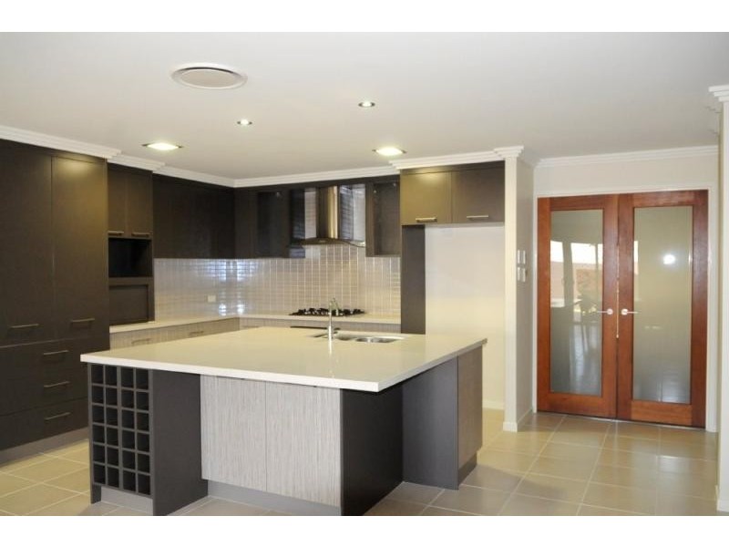 10 Oasis Crt, South Gladstone QLD 4680