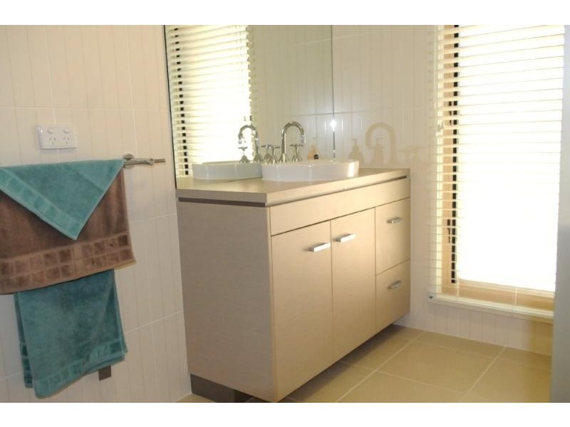 10 Oasis Crt, South Gladstone QLD 4680