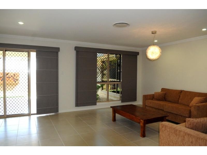 10 Oasis Crt, South Gladstone QLD 4680