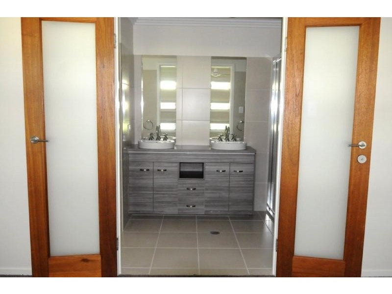 10 Oasis Crt, South Gladstone QLD 4680