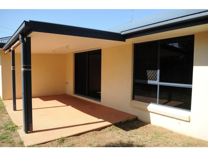 2 Kerry Court, New Auckland QLD 4680