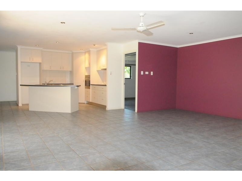 2 Kerry Court, New Auckland QLD 4680