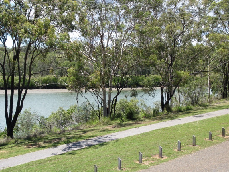 8 Alpine Avenue, Boyne Island QLD 4680