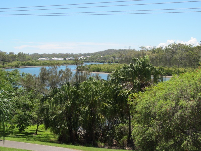 8 Alpine Avenue, Boyne Island QLD 4680