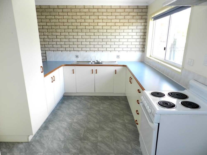 2/287 J Hickey Avenue, Clinton QLD 4680