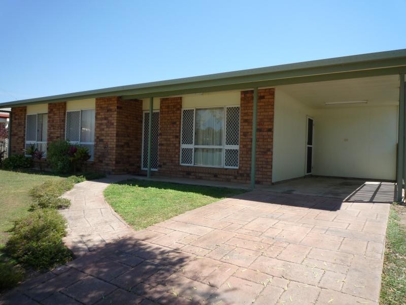 32 Beak Street, New Auckland QLD 4680