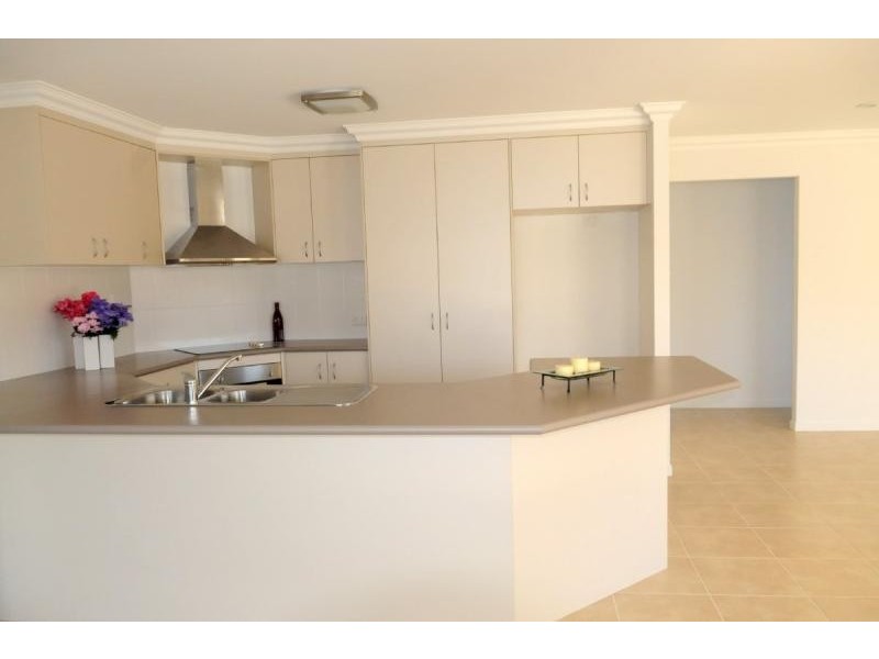 114 Penda Avenue, New Auckland QLD 4680