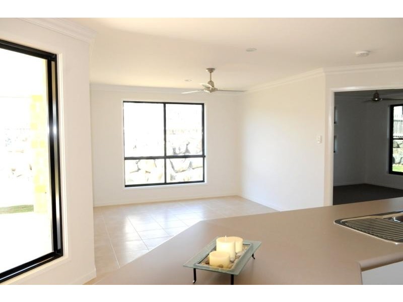 114 Penda Avenue, New Auckland QLD 4680