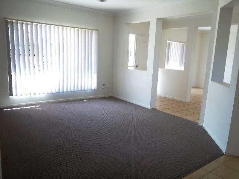 18 Viewpoint Way, New Auckland QLD 4680