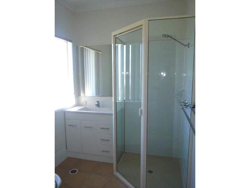 18 Viewpoint Way, New Auckland QLD 4680