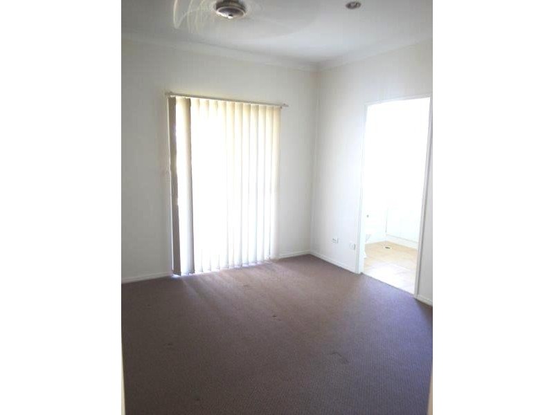 18 Viewpoint Way, New Auckland QLD 4680