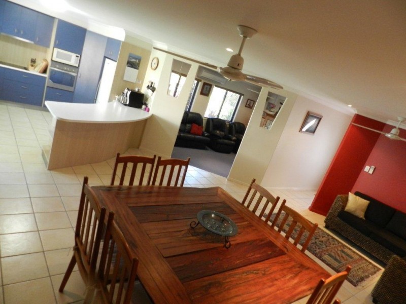 17 Sharyn Drive, New Auckland QLD 4680