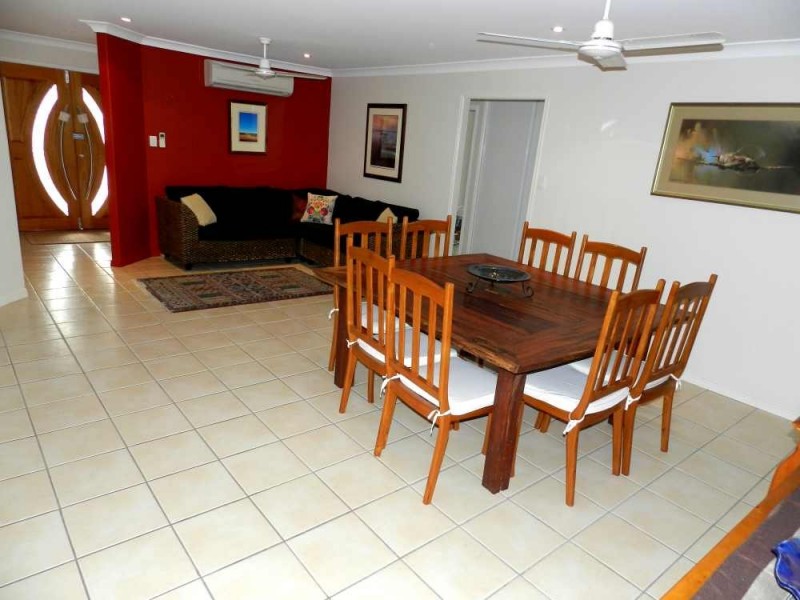 17 Sharyn Drive, New Auckland QLD 4680