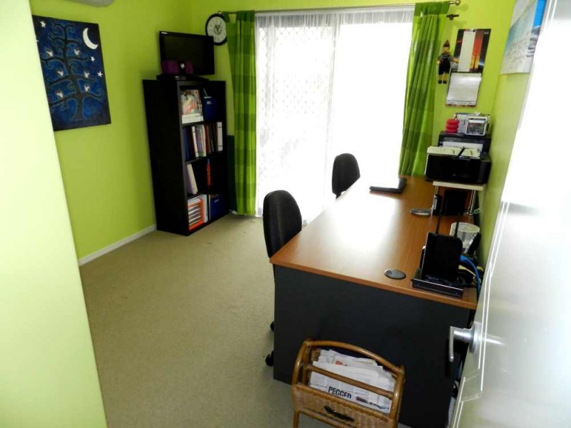 17 Sharyn Drive, New Auckland QLD 4680