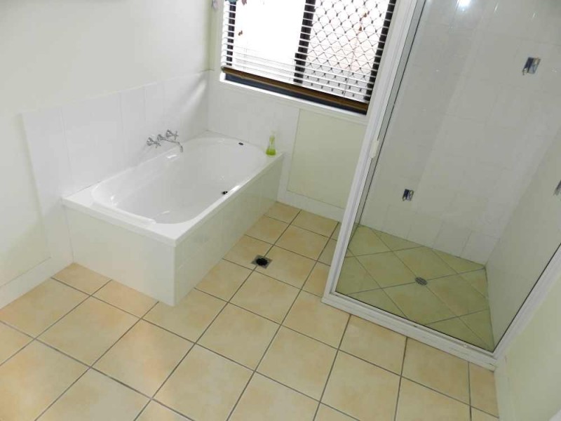 17 Sharyn Drive, New Auckland QLD 4680