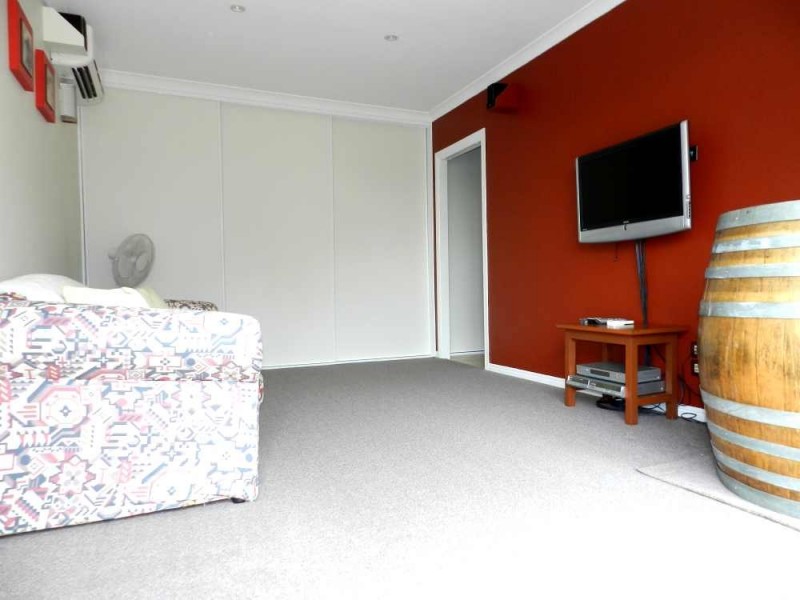 17 Sharyn Drive, New Auckland QLD 4680